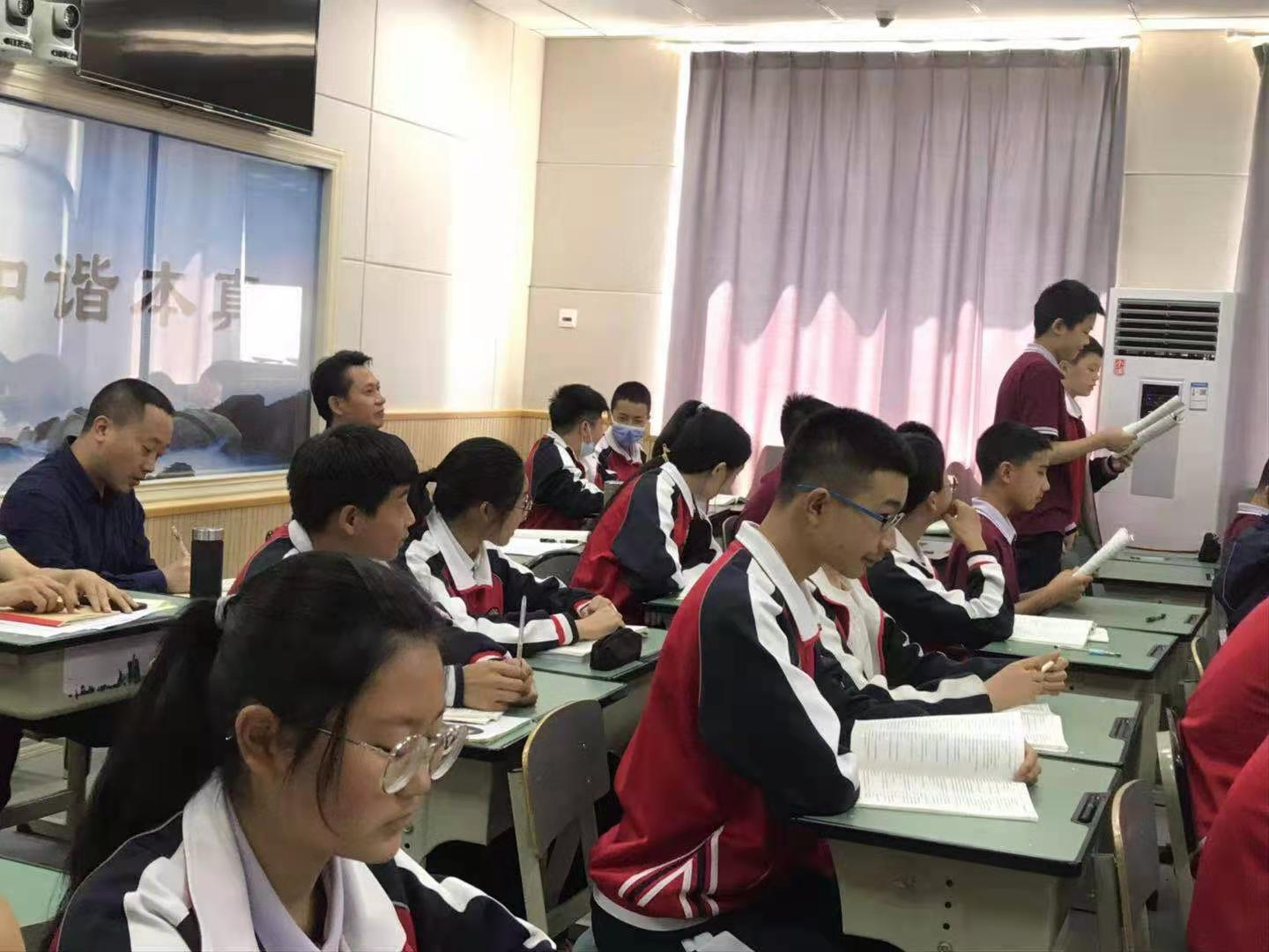 阳安中学开展新聘教师汇报课活...