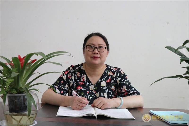 申大英老师.JPG