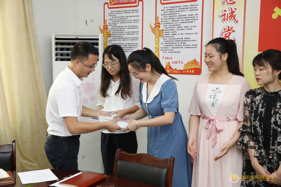 赠书2.jpg