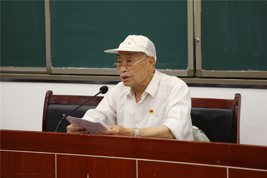 6.24张泰荣党史讲座2.jpg
