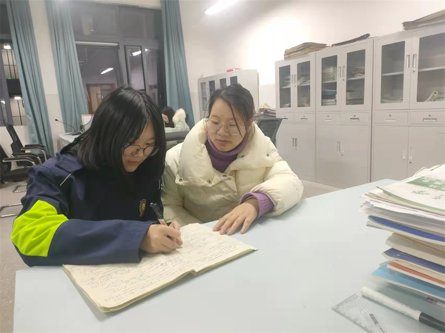 13杨凤.jpg