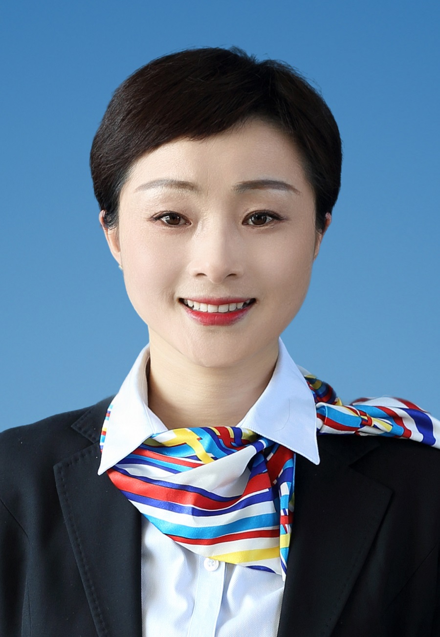 何碧玉.jpg