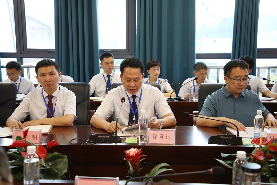 徐校作汇报.jpg