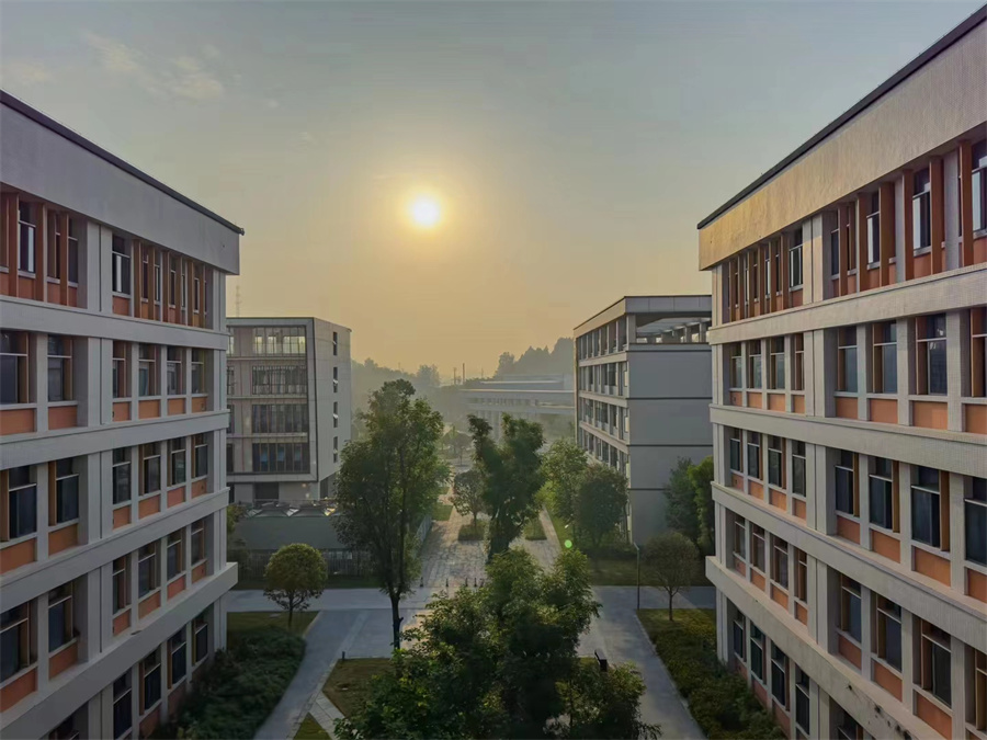 成都石室阳安学校校园1.jpg